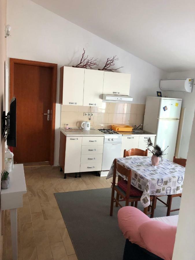 Apartments Leko Жуляна Екстер'єр фото